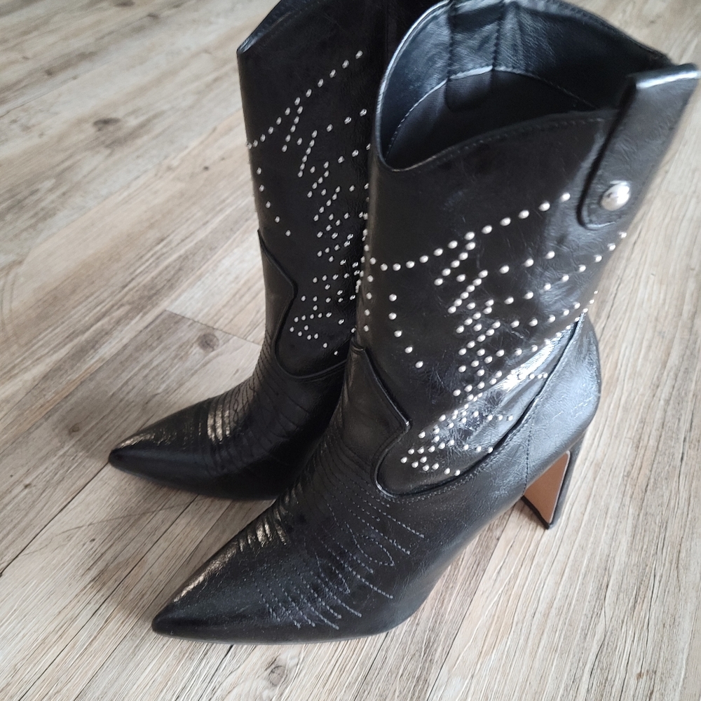 Jessica Simpson boots